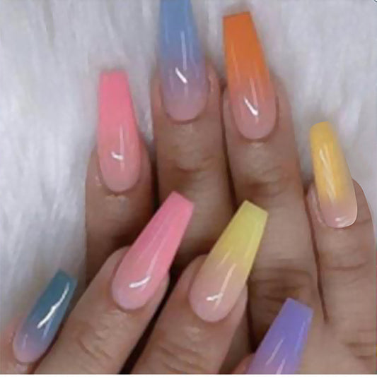 Uñas de ballet largas con gotas de agua planas y puntiagudas