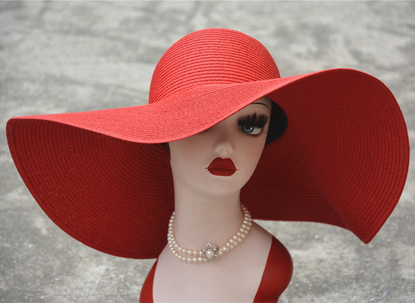 Sombrero de paja de gran tamaño con diseño de Hepburn Shade