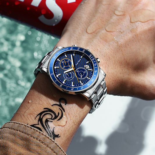 Reloj luminoso pequeño de acero con tres agujas y resistente al agua