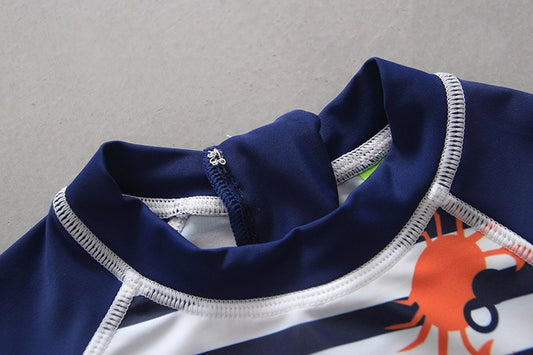 Traje de baño a rayas azul marino para niños