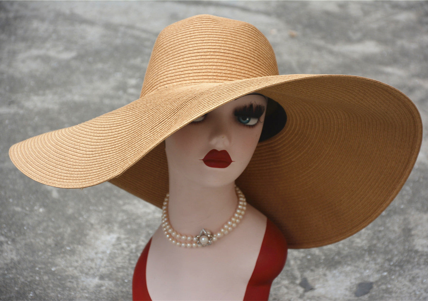 Sombrero de paja de gran tamaño con diseño de Hepburn Shade