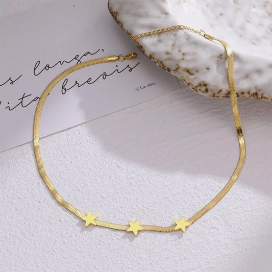 Collar elegante de cadena de acero inoxidable dorado con diseño de estrella
