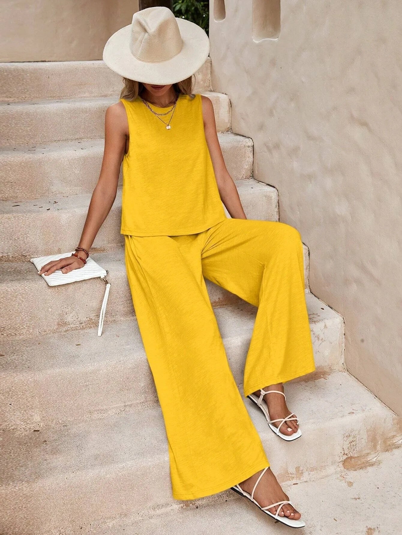 Conjunto de camisa y pantalones holgados de color liso