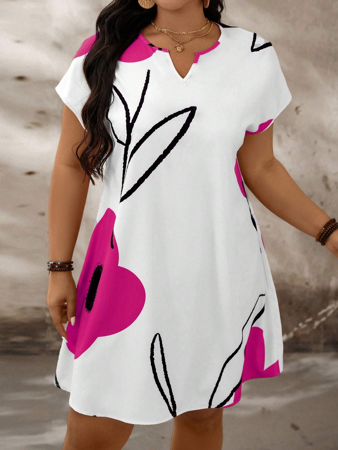 Vestido de verano con estampado floral cuello con muesca y mangas murciélago talla grande