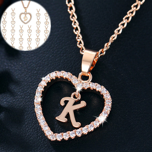 Collar con colgante de circonio en forma de corazón con letras acero inoxidable color dorado