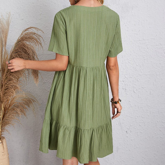 Vestido de verano con manga corta y cuello en V