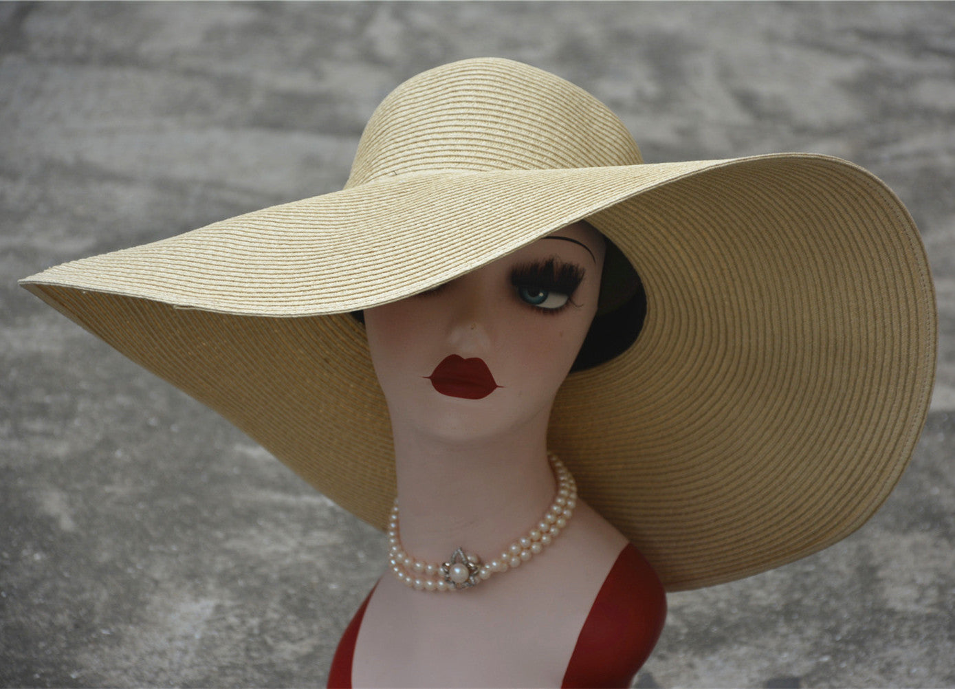 Sombrero de paja de gran tamaño con diseño de Hepburn Shade