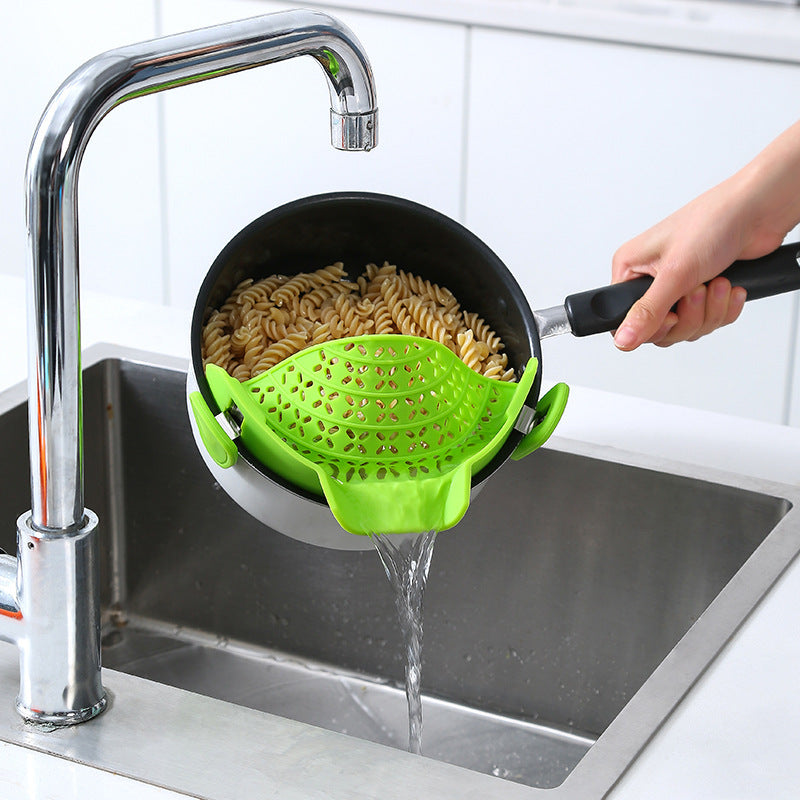 Silicone side drainer for pots