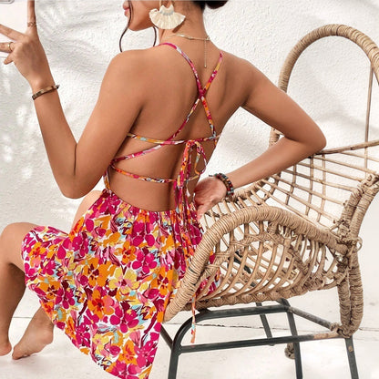 Short summer dress with floral print and lace-up back
