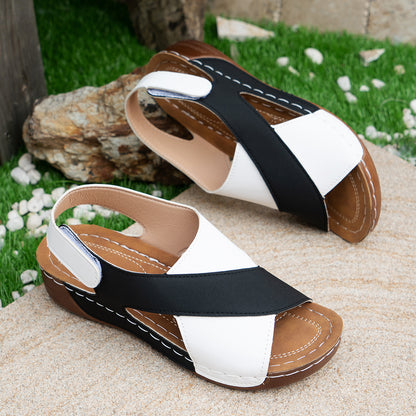 Sandalias de cuña de verano con tiras cruzadas en bloques de color estilo romano