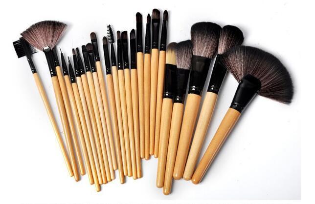 Case of 24 makeup brushes