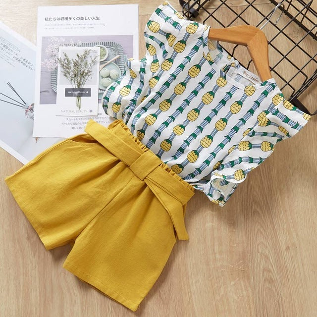 Ropa para niñas y bebés, camiseta y pantalones cortos.