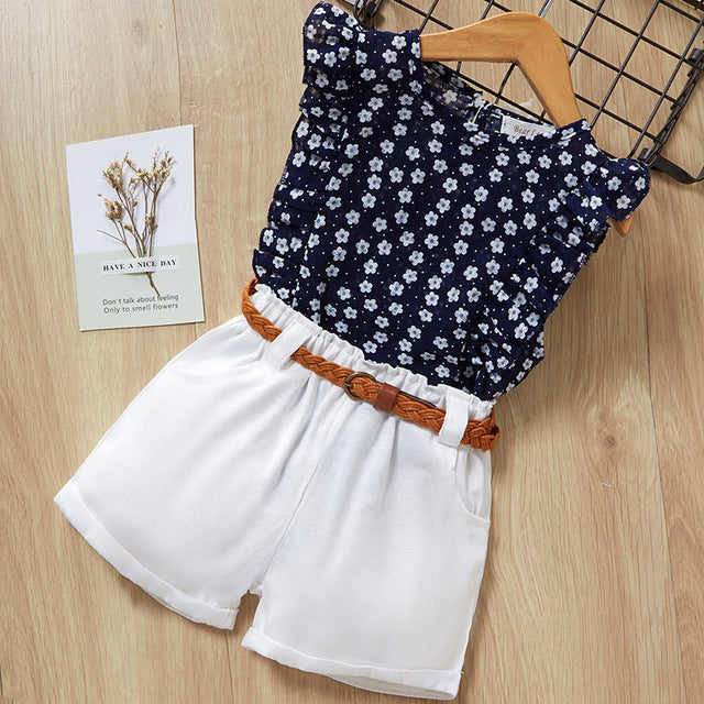Ropa para niñas y bebés, camiseta y pantalones cortos.