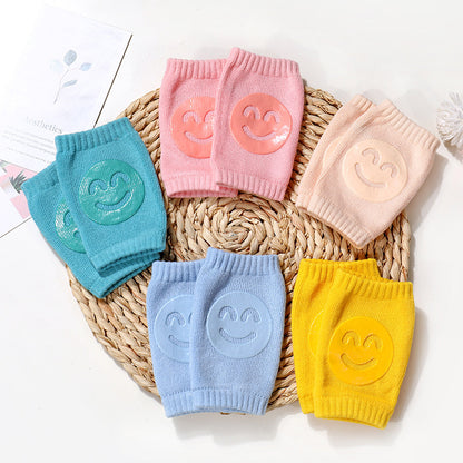 Protective and non-slip knee pads for crawling babies