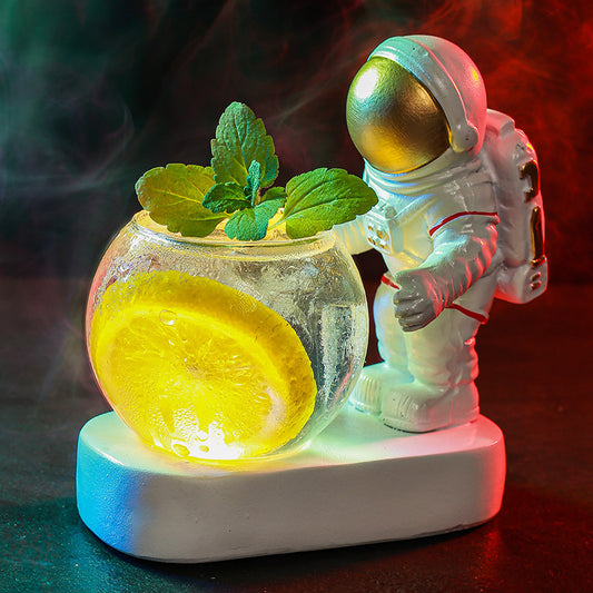 Vaso de cóctel con figura creativa