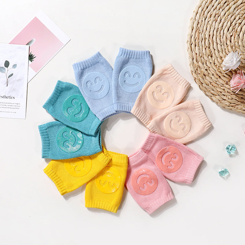 Protective and non-slip knee pads for crawling babies