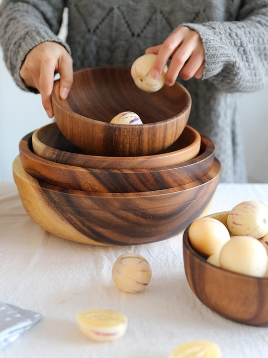 Tazón de madera hecho a mano con hermosas vetas