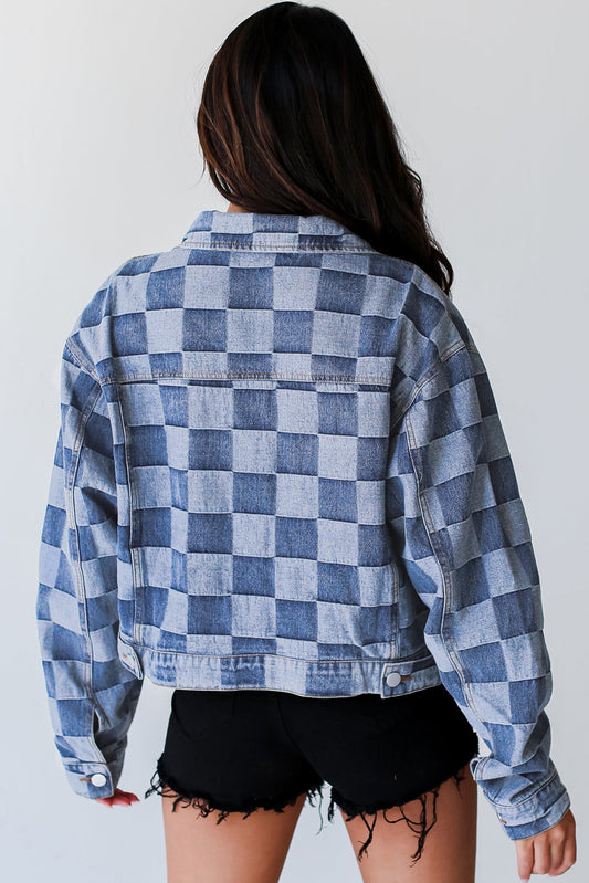 Chaqueta vaquera con botones y parche de cuadros azul claro