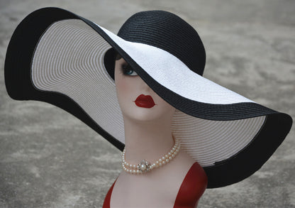 Sombrero de paja de gran tamaño con diseño de Hepburn Shade