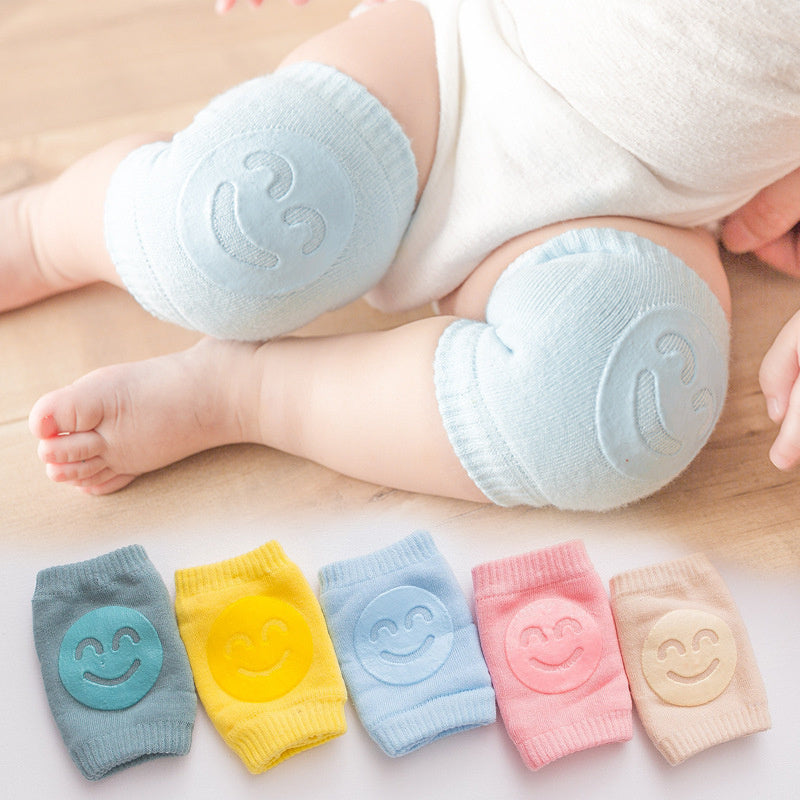 Protective and non-slip knee pads for crawling babies