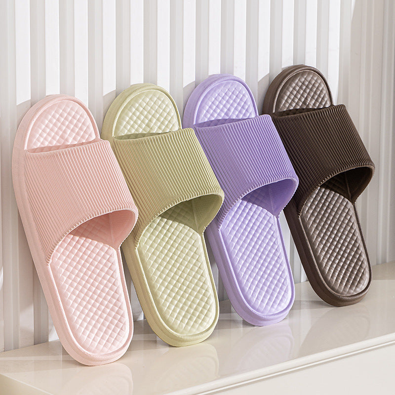 Solid-color summer flip-flops for men and women with non-slip diamond and stripe patterns.