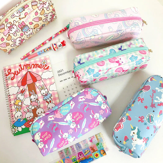 Estuche de lápices con estampados