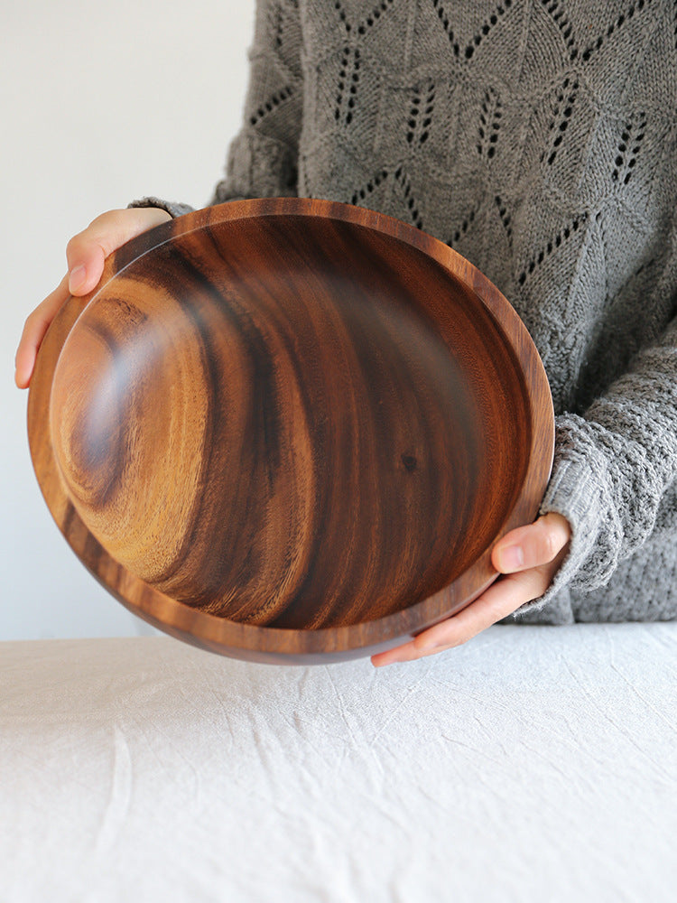 Tazón de madera hecho a mano con hermosas vetas
