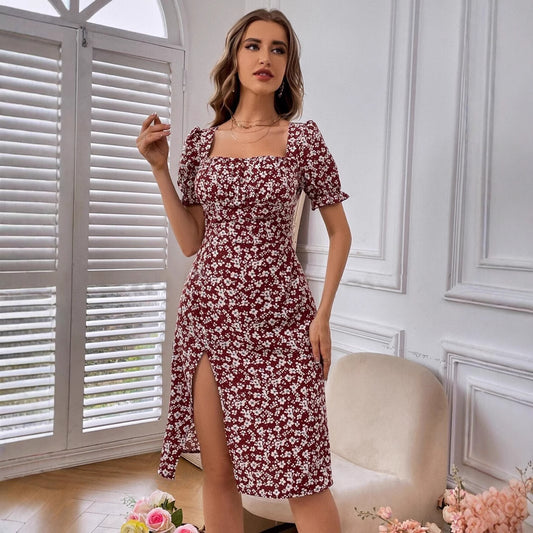 Vestido floral de verano con cuello cuadrado y mangas pétalo