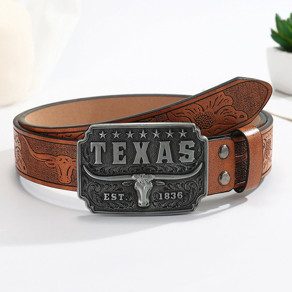 Simple Western Cowboy Belt with Cow Head Buckle and Retro American Relief