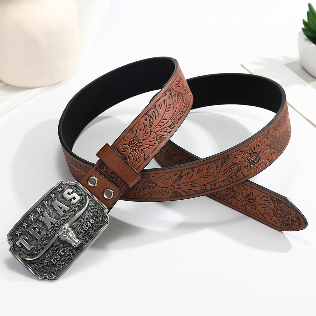 Simple Western Cowboy Belt with Cow Head Buckle and Retro American Relief