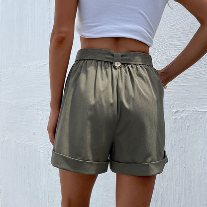 Pantalones cortos casuales de verano con cinturón verde