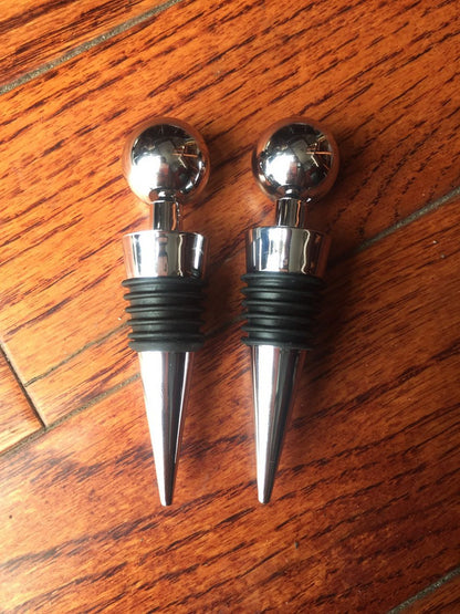 Silver plastic wine bottle stopper