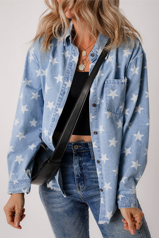 Chaqueta vaquera azul cielo con estampado de estrellas
