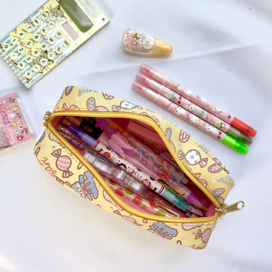 Estuche de lápices con estampados