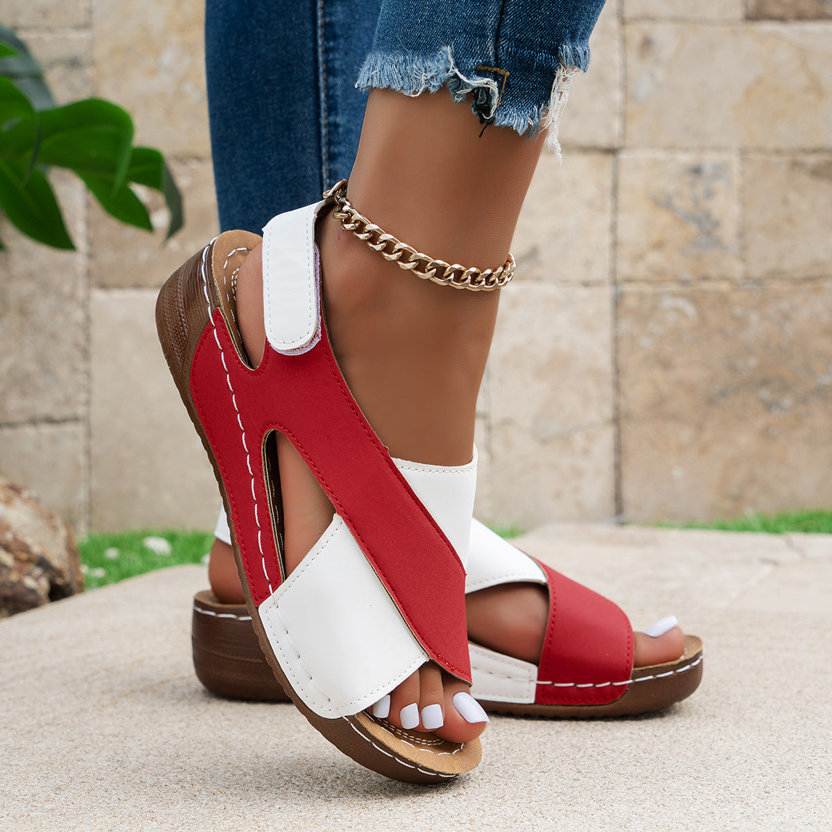 Sandalias de cuña de verano con tiras cruzadas en bloques de color estilo romano